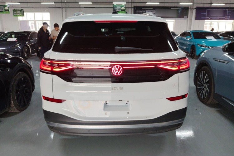 Volkswagen ID.6 X 2022 immagine di auto #6