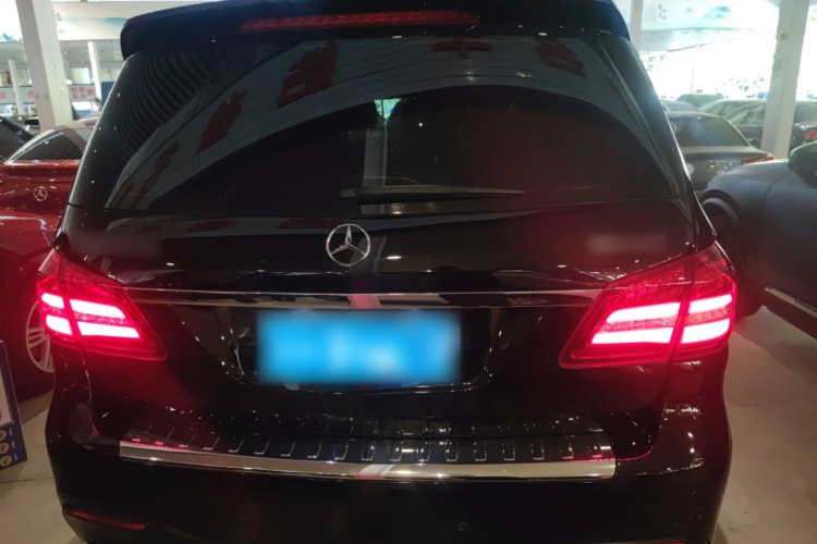 Mercedes-Benz GLS Class 2018 car image #6