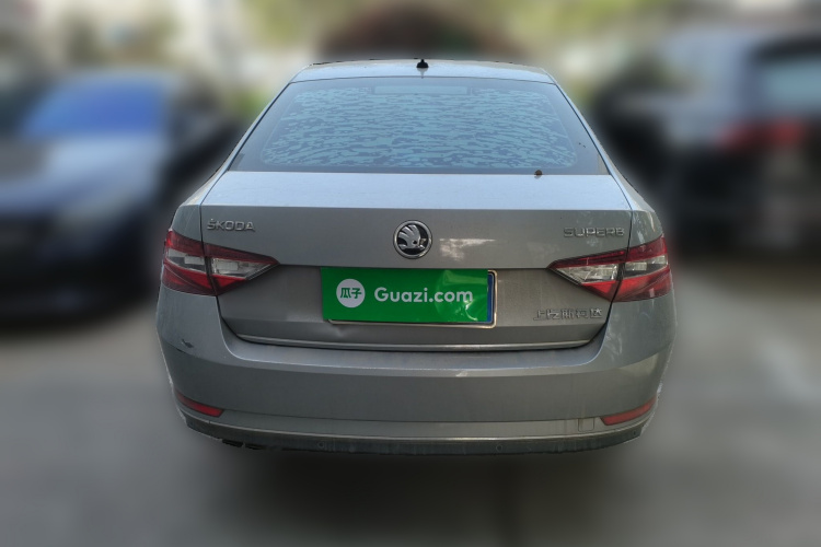 Skoda Superb 2016 car image #6