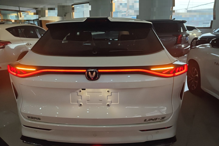 Changan UNI-Z PHEV 2025 #6 Changan UNI-Z PHEV 2025 immagine di auto #6