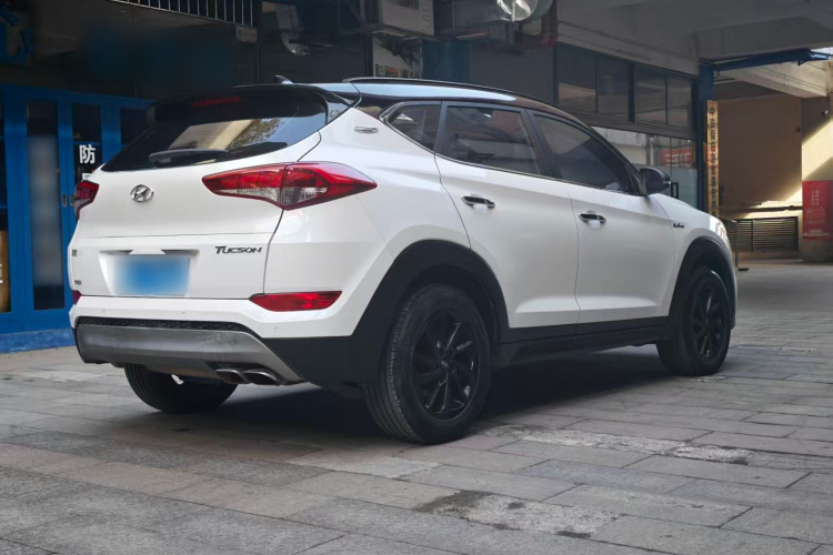 Hyundai Tucson 2017 car image #6