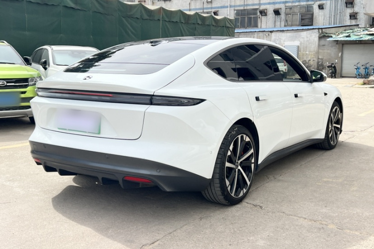 NIO ET5 2023 car image #6