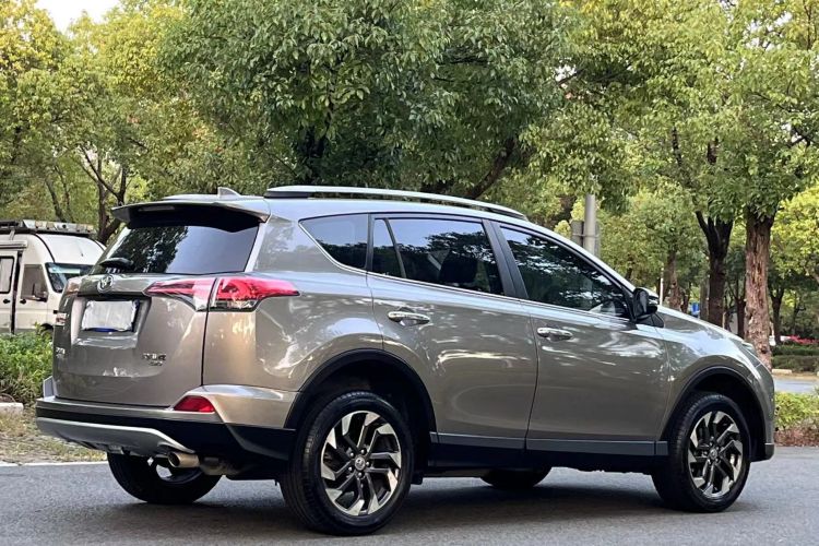 RAV4 2017 immagine di auto #6