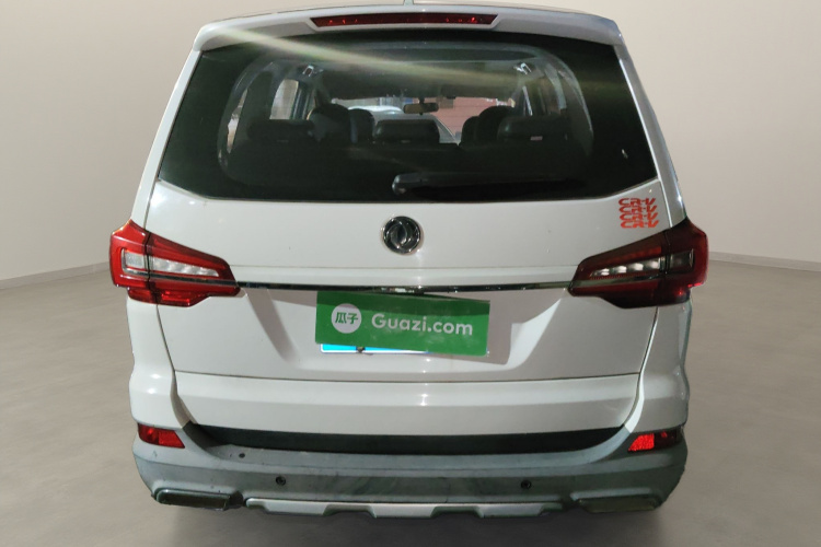 Forthing JOYEAR X6 2017 car image #6