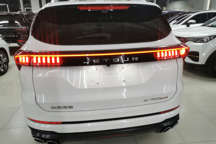 X70 PLUS 2022 car image #6