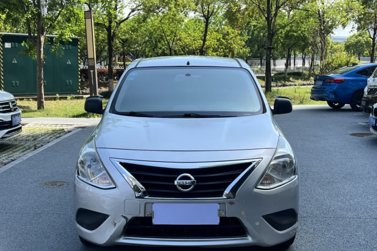 Nissan Sunny 2015 #6 Nissan Sunny 2015 car image #6