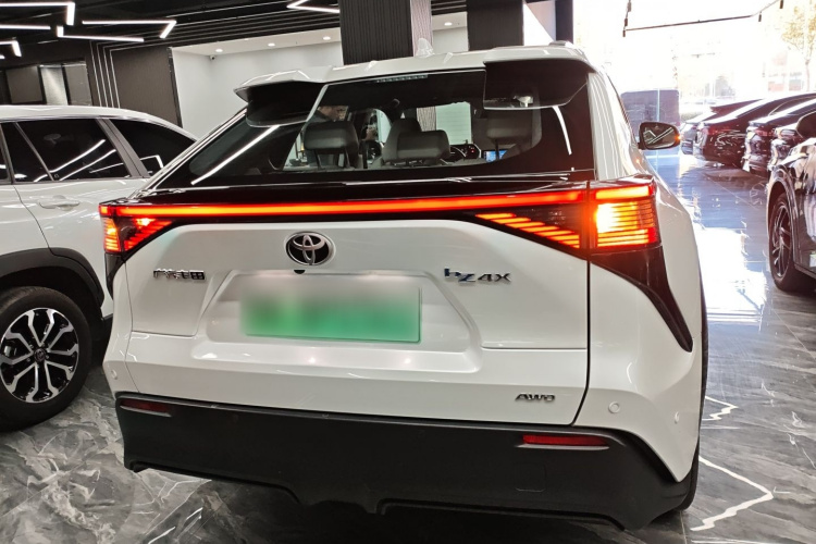 Toyota bZ4X 2022 immagine di auto #6