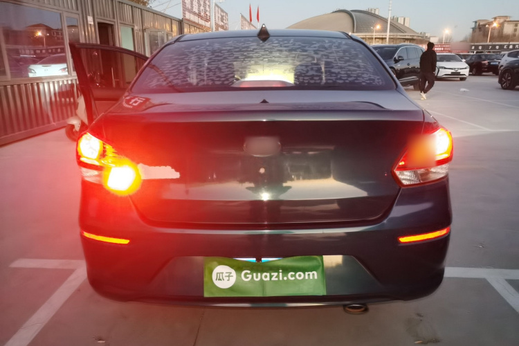 Kia 2019 car image #6