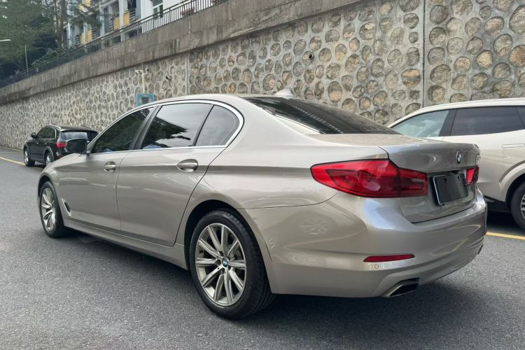 BMW 5 Series 2017 car image #6