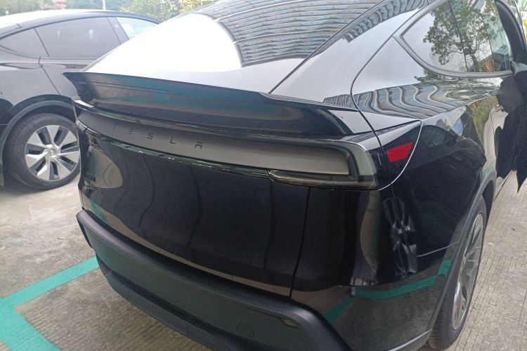 特斯拉 Model Y L 2025 汽车图片 #6
