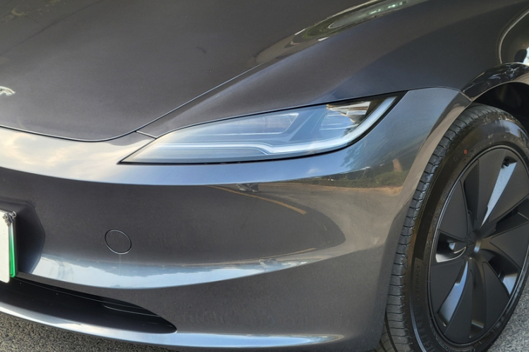 Tesla Model 3 2024 car image #6