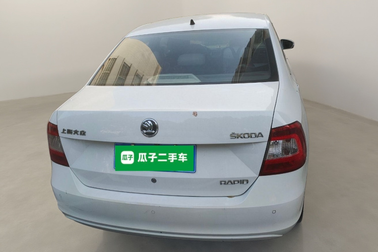 Skoda Rapid 2015 #6 Skoda Rapid 2015 car image #6