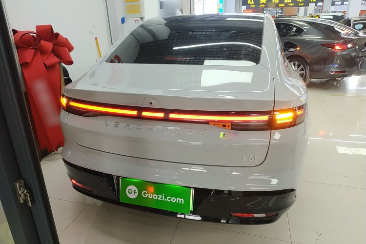 零跑汽车 零跑B01 2025 汽车图片 #6