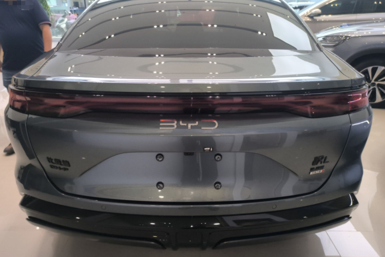 BYD HanL 2025 صورة سيارة #6