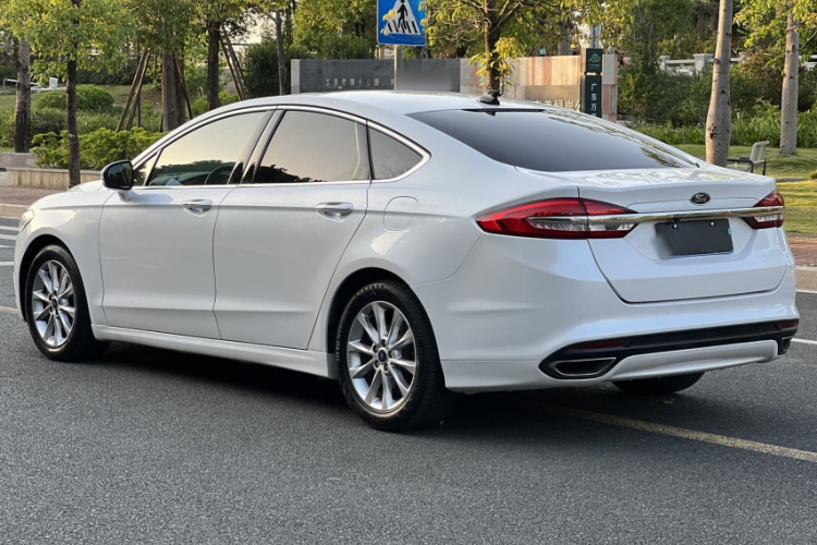 Ford Mondeo 2017 car image #6