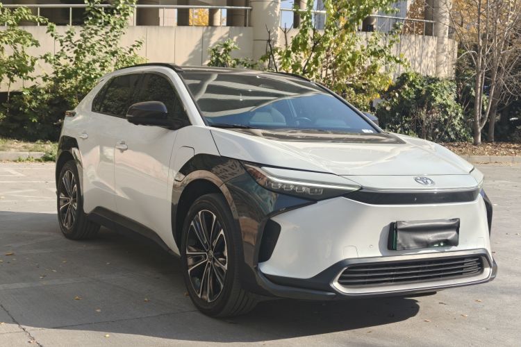 Toyota bZ4X 2022 immagine di auto #6