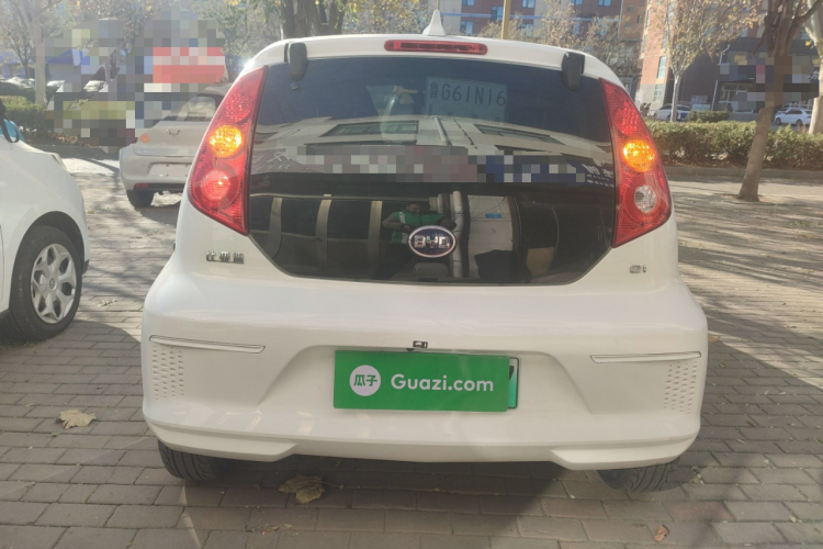 BYD e1 2019 car image #6