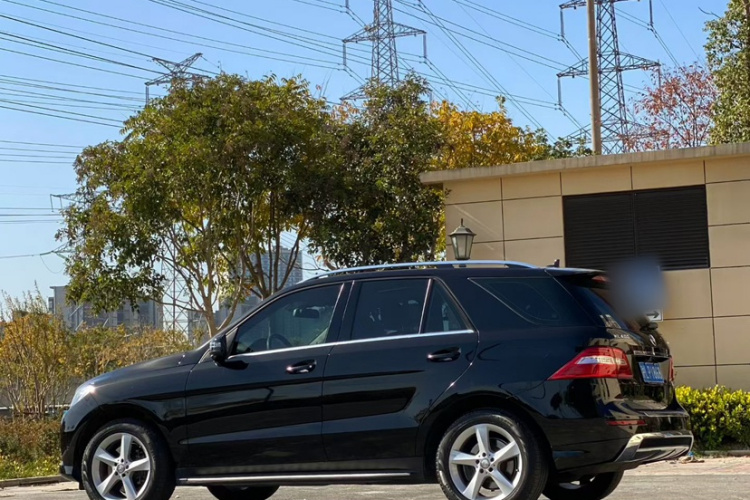 Mercedes-Benz M Class 2015 car image #6