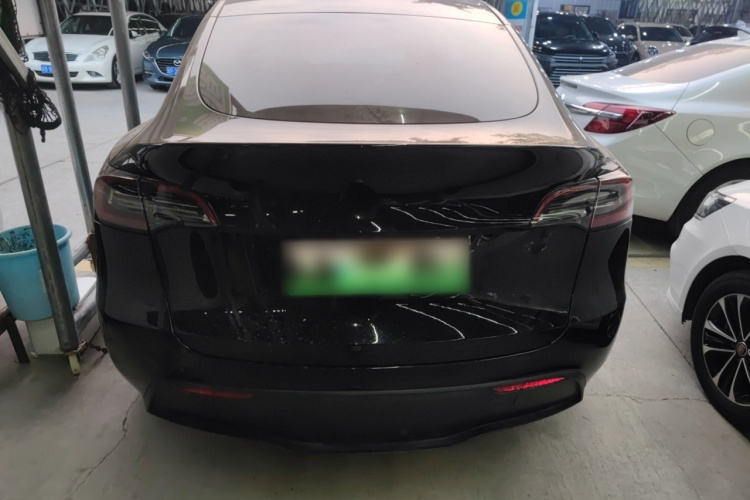 Tesla Model Y 2023 car image #6