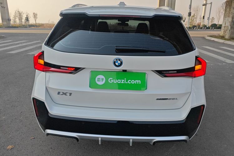 BMW iX1 2025 #6 BMW iX1 2025 صورة سيارة #6