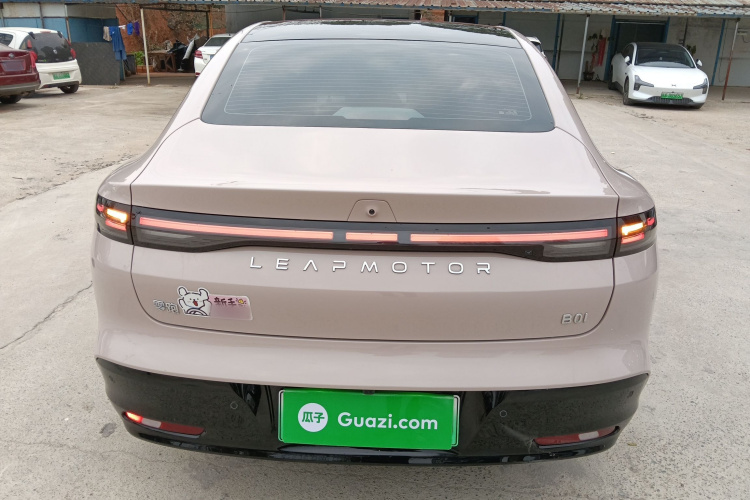 零跑汽车 零跑B01 2025 汽车图片 #6