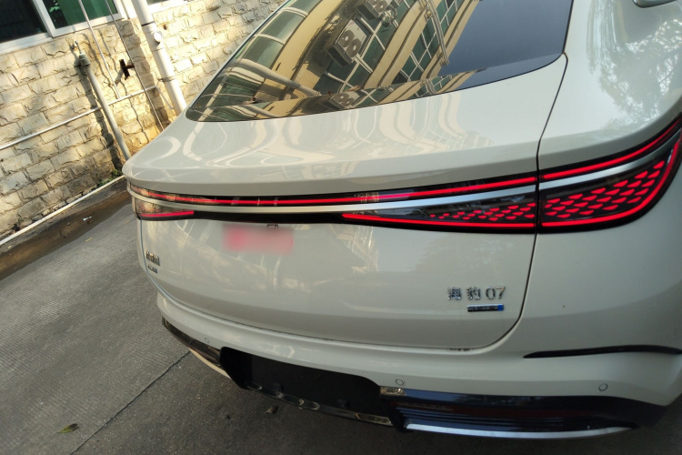 BYD Seal 07 DM-i 2025 car image #6
