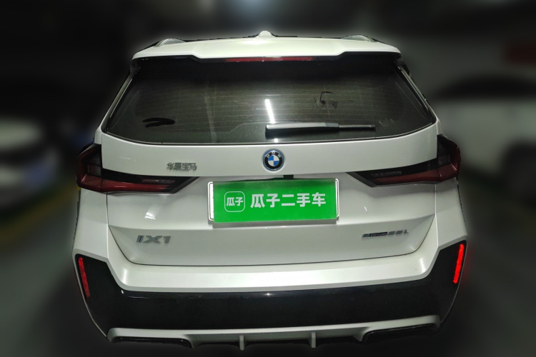 BMW iX1 2024 car image #6