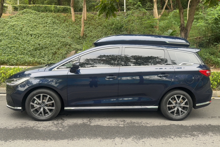 BYD Song MAX New Energy 2023 car image #6