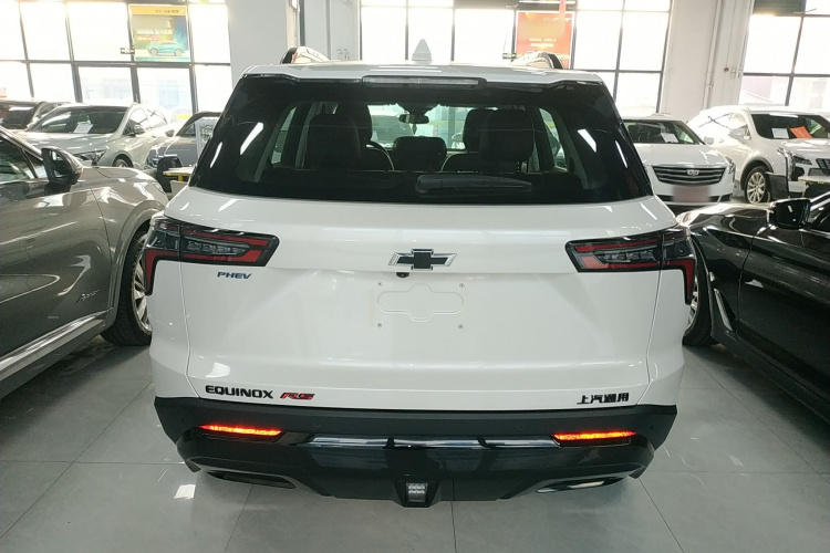 Chevrolet Equinox Plus 2025 car image #6