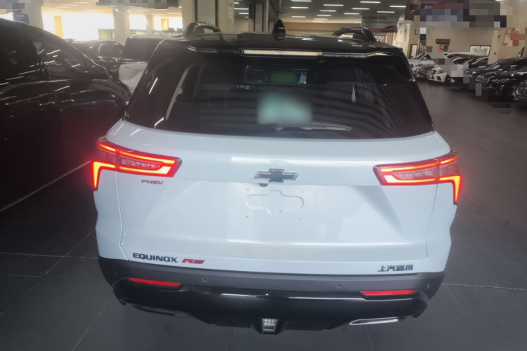 Chevrolet Equinox Plus 2025 car image #6