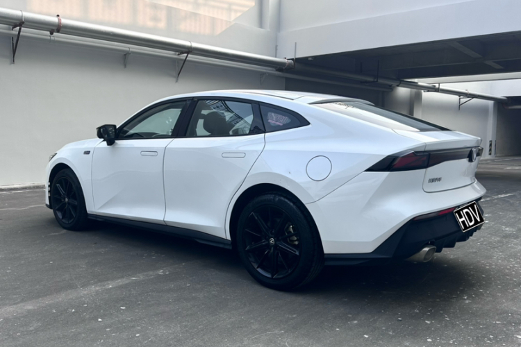 Changan UNI-V iDD 2023 car image #6