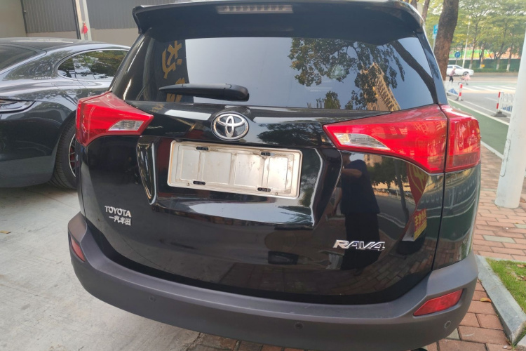 Toyota RAV4 2015 #6 Toyota RAV4 2015 car image #6