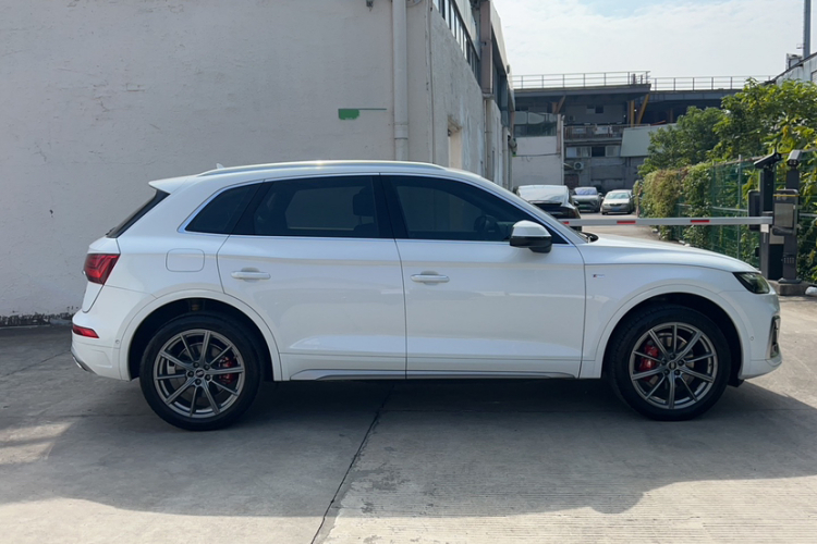 Audi Q5L 2022 car image #6