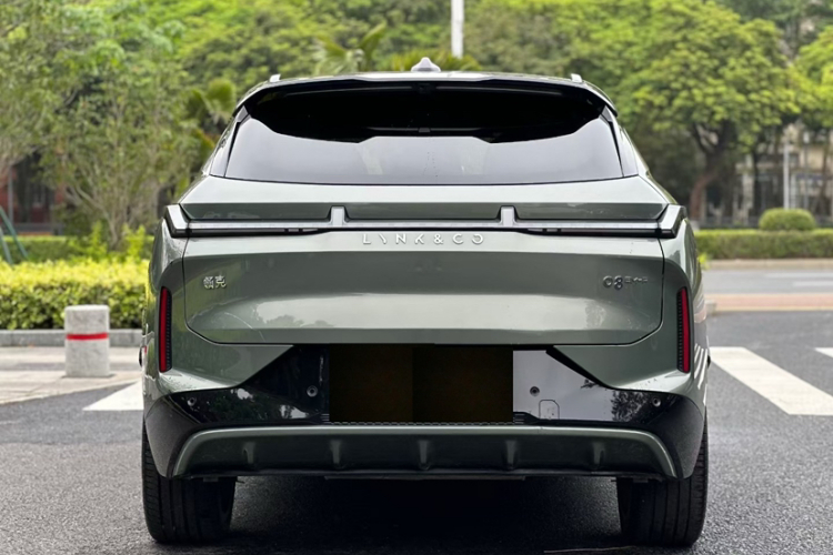 Lynk & Co 08 EM-P 2023 car image #6