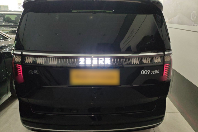 Zeekr 009 2024 imagen de coche #6