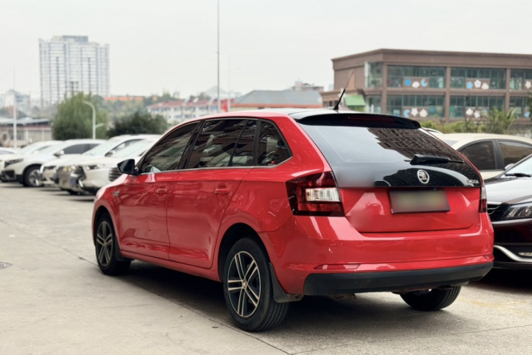 Skoda Rapid Spaceback 2016 immagine di auto #6