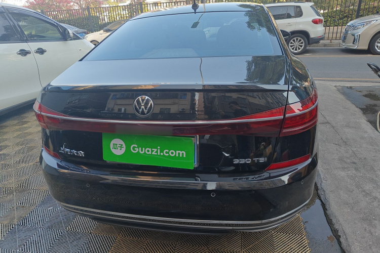 Volkswagen Passat 2022 car image #6