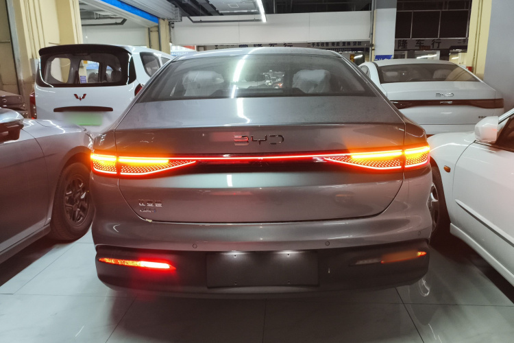 BYD Seal 05 DM-i 2025 car image #6