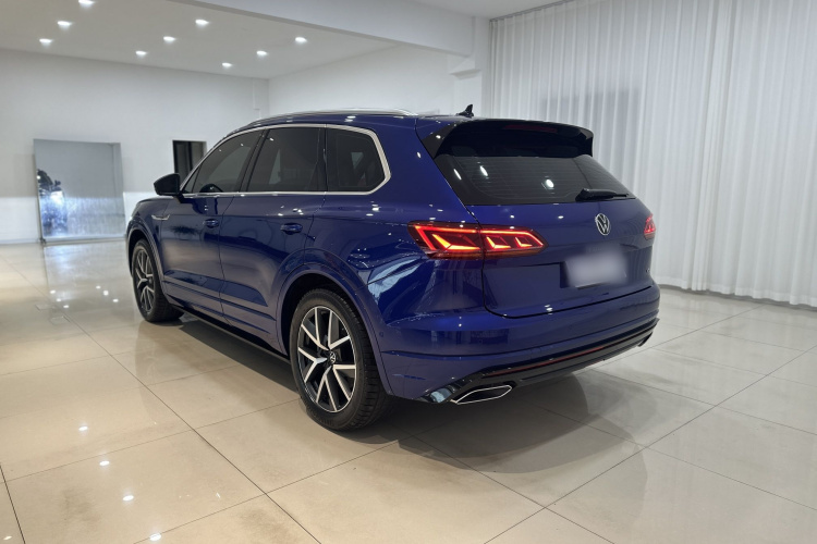 Volkswagen Touareg 2023 car image #6