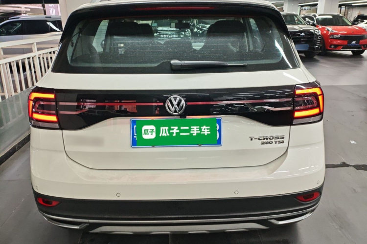 Volkswagen T-Cross 2019 #6 Volkswagen T-Cross 2019 car image #6