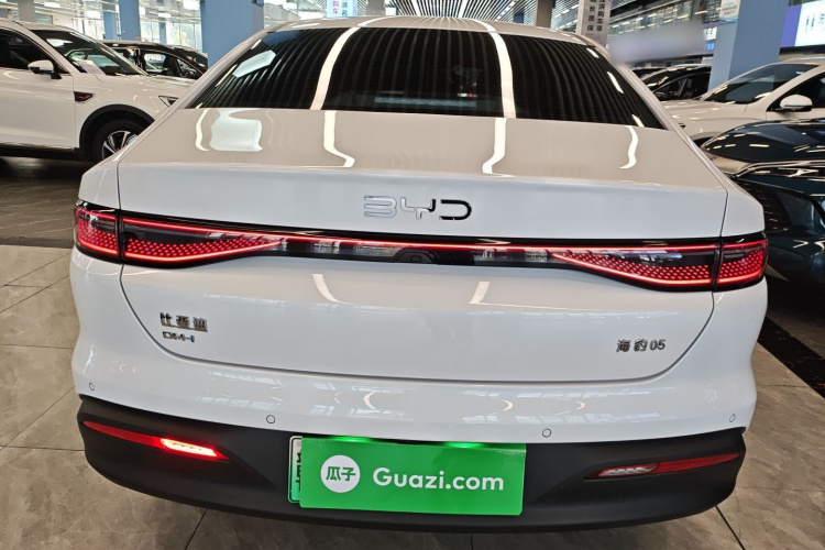 BYD Seal 05 DM-i 2025 #6 BYD Seal 05 DM-i 2025 car image #6
