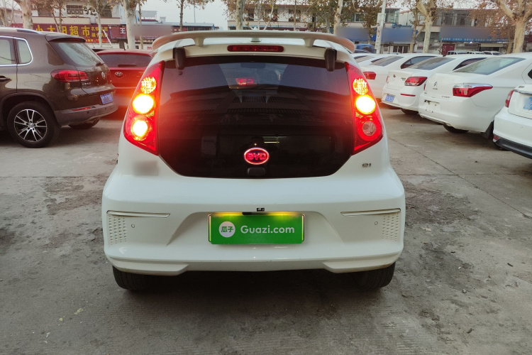 BYD e1 2021 car image #6