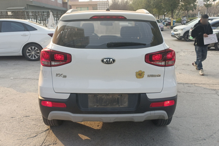 Kia Stonic 2016 #6 Kia Stonic 2016 car image #6