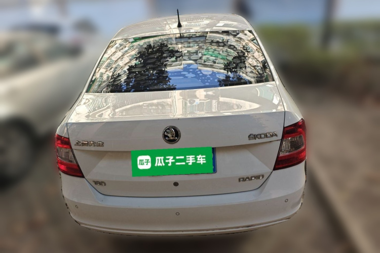 Skoda Rapid 2016 car image #6