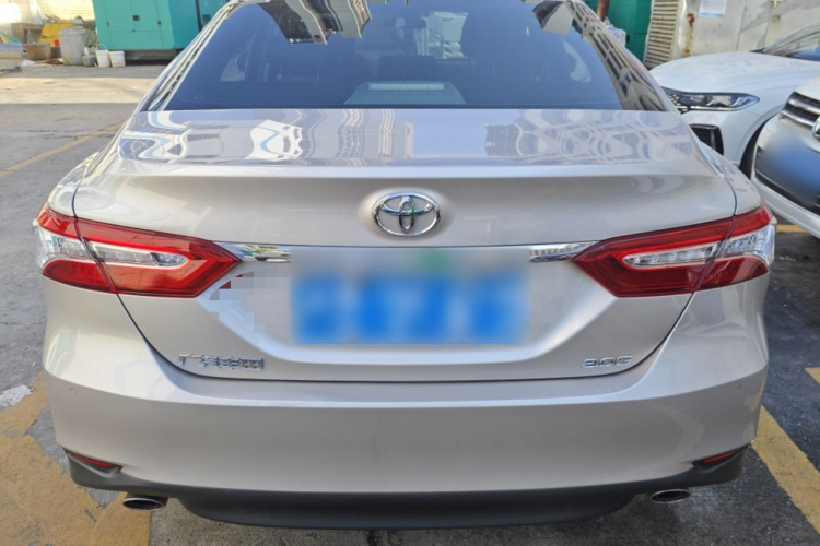 Toyota Camry 2022 immagine di auto #6