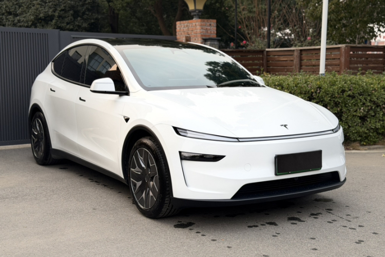 特斯拉 Model Y L 2025 汽车图片 #6