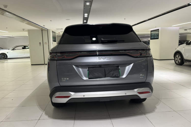 BYD SongL DM-i 2025 #6 BYD SongL DM-i 2025 car image #6