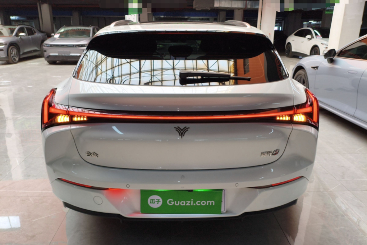 哪吒汽车 哪吒S猎装 2025 #6 哪吒汽车 哪吒S猎装 2025 汽车图片 #6