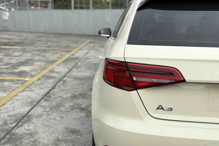 Audi A3 2018 car image #6