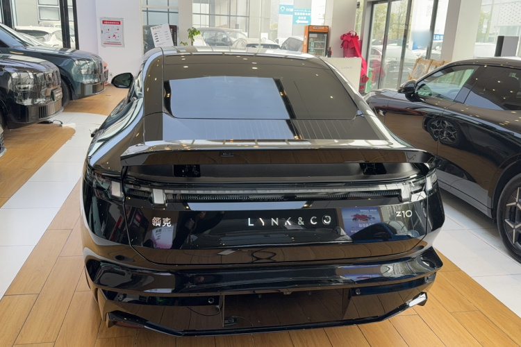Lynk & Co #6 Lynk & Co immagine di auto #6